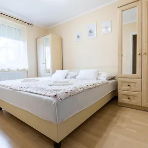 Apartman Márta