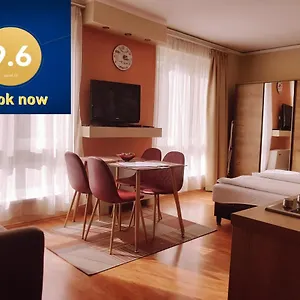  Apartman Lola